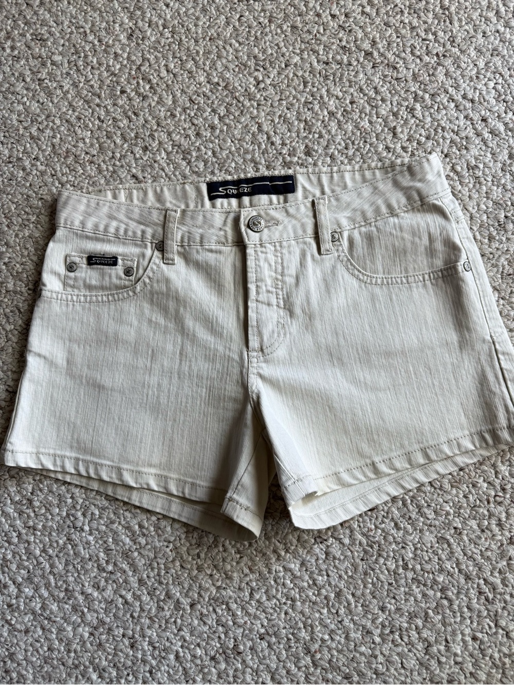 Squeeze Cream Denim Shorts